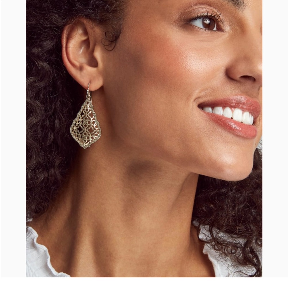 Kendra Scott Gold Addie Earrings ✨